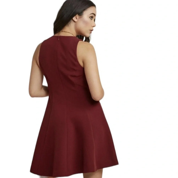 Modcloth Burgundy Red V-Neck Empire Waist A-Line Sleeveless Dress Size S - Picture 2 of 10